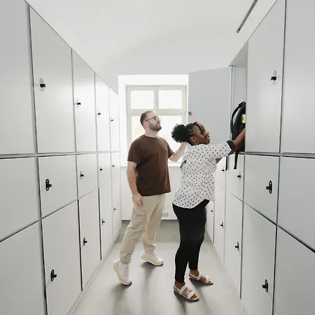 بيت شباب Wombat's