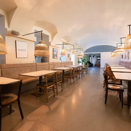 Wombat's Хостел *